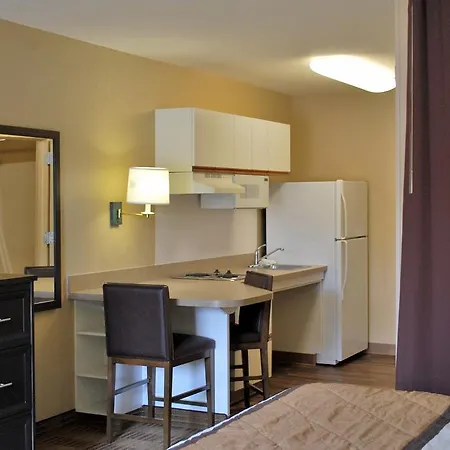 Mainstay Suites Las Vegas Convention Center-3